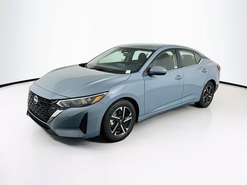 Used 2025 Nissan Sentra SV FWD image 3