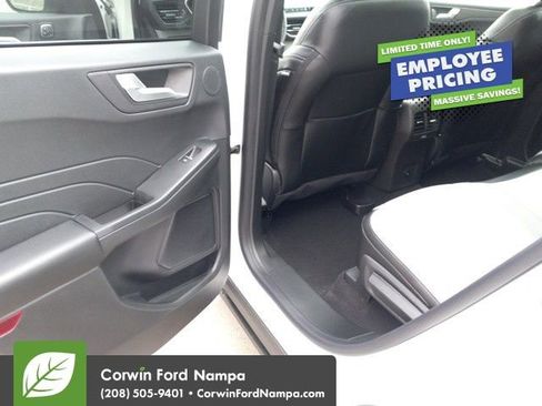 New 2025 Ford Escape SE w/ PHEV Premium Package FWD image 26