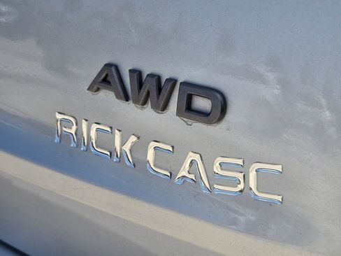 Used 2024 Nissan Rogue S AWD/4WD image 10