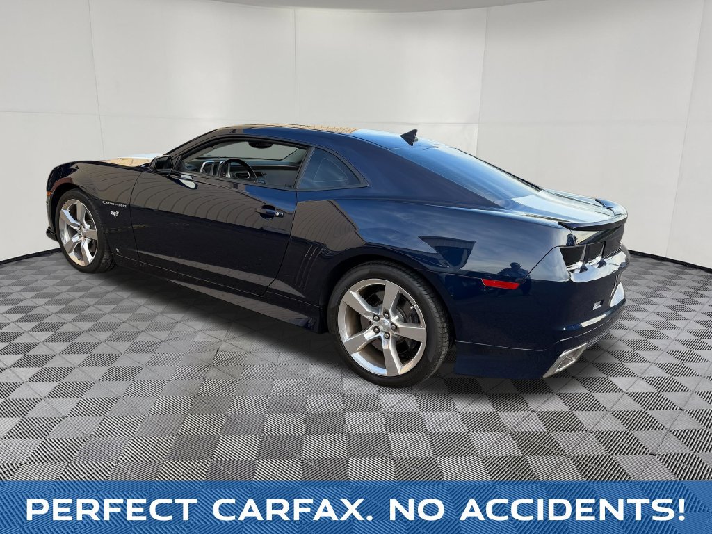 Used 2010 Chevrolet Camaro SS w/ LPO, Ground Effects Package RWD image 3
