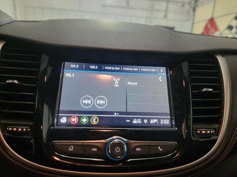 Used 2018 Chevrolet Trax LS AWD/4WD image 26