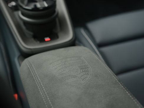 Certified 2026 Porsche 911 Targa 4 GTS AWD/4WD image 25