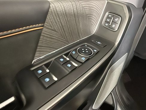 Used 2024 Ford F250 Platinum AWD/4WD image 13