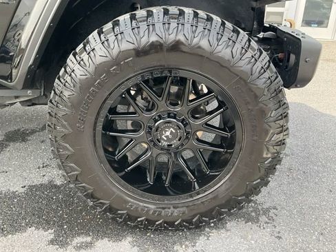 Used 2021 Jeep Wrangler Unlimited Rubicon w/ Dual Top Group image 9