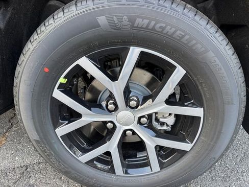 New 2025 Jeep Grand Cherokee Limited w/ MOPAR Finishing Package image 6