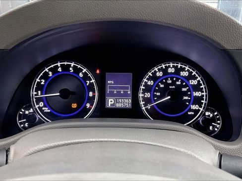 Used 2010 INFINITI G37 x w/ Premium Pkg image 12