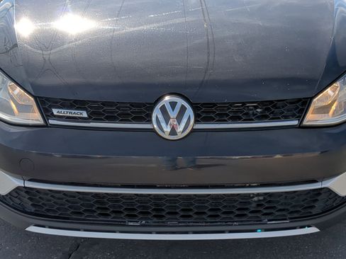 Used 2017 Volkswagen Golf Alltrack SEL image 9