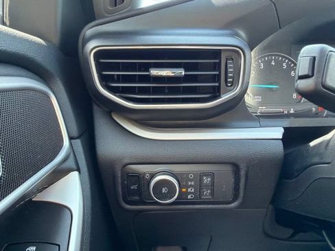 Used 2023 Ford Explorer XLT w/ Equipment Group 202A AWD/4WD image 13