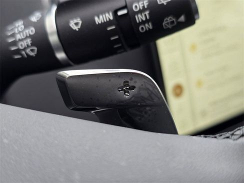 Used 2024 Land Rover Range Rover Evoque S image 17