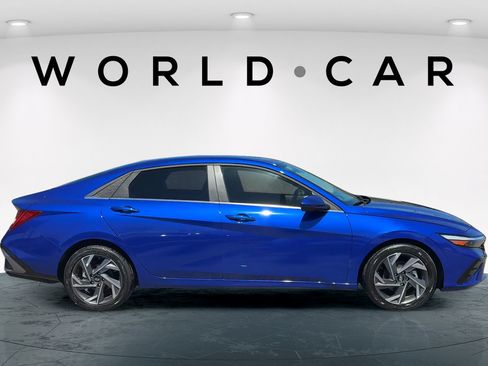 Certified 2025 Hyundai Elantra SEL FWD image 2