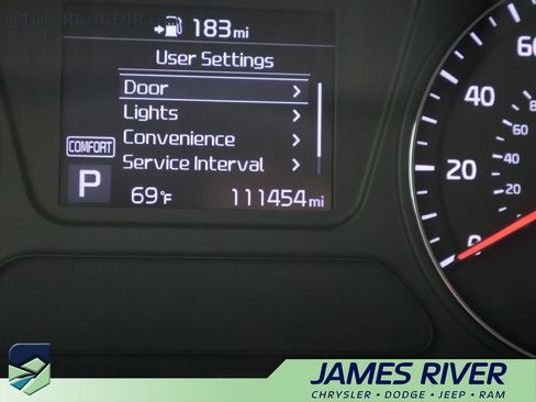 Used 2020 Kia Sorento LX image 29