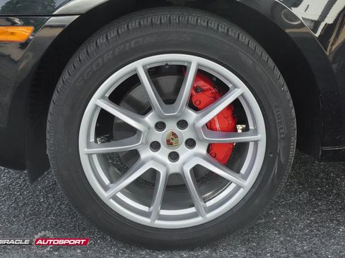 Used 2017 Porsche Macan Turbo image 13