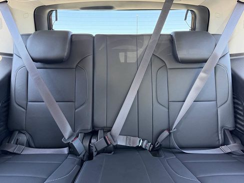 Used 2017 GMC Yukon SLT w/ HD Trailering Package AWD/4WD image 18