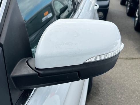 Used 2020 Ford Edge SEL image 21