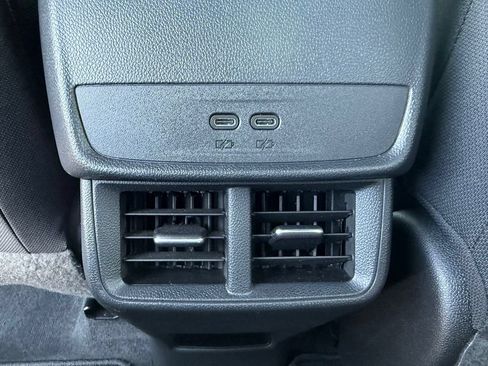 Used 2026 Chevrolet Equinox LT AWD/4WD image 14