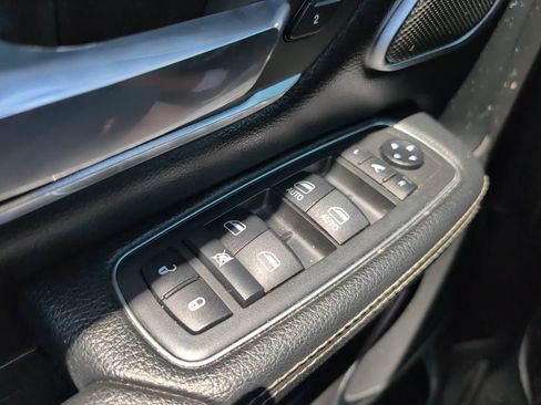 Used 2019 RAM 1500 Laramie AWD/4WD image 24