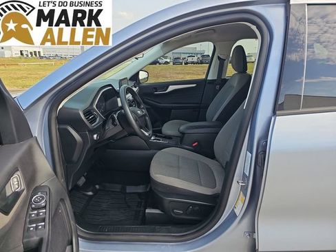 Used 2022 Ford Escape SE FWD image 18