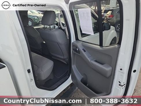 Certified 2020 Nissan Frontier SV w/ Midnight Edition Floor Mats image 27
