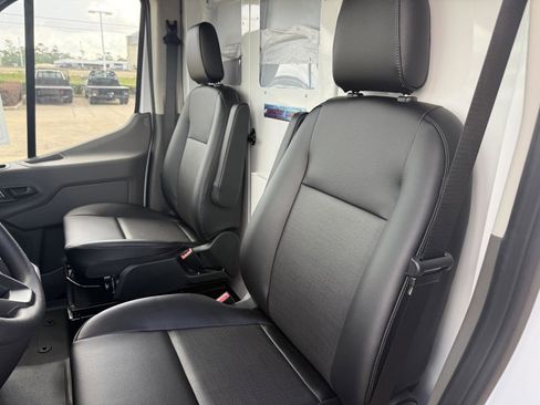 New 2026 Ford Transit 250 148 Medium Roof w/ Load Area Protection Package RWD image 8