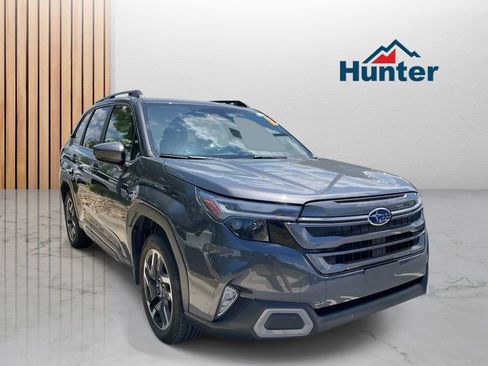 Certified 2025 Subaru Forester Limited AWD/4WD image 1