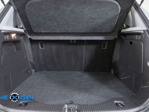 Used 2019 Chevrolet Trax LT w/ LT Convenience Package FWD image 31