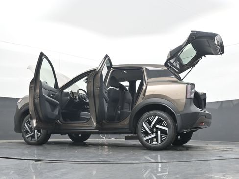 Certified 2025 Nissan Kicks SV image 42