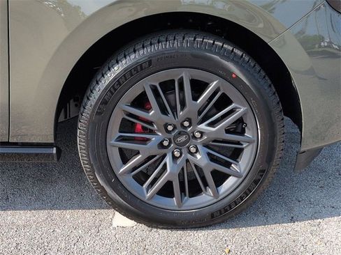 New 2025 Ford Expedition Max Platinum w/ Stealth Performance Package image 11