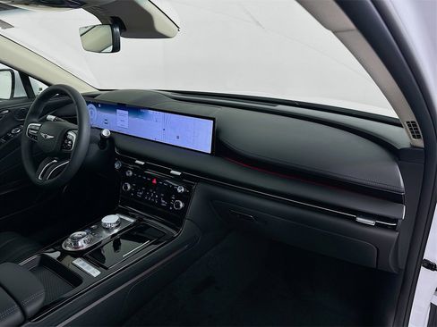 Certified 2025 Genesis G80 2.5T image 28