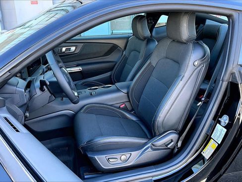 Used 2025 Ford Mustang Coupe image 8