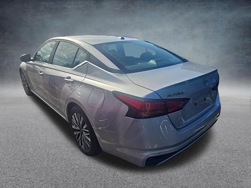 Used 2025 Nissan Altima 2.5 SV FWD image 5