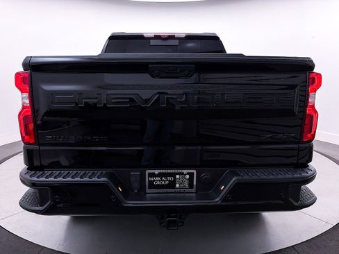 Used 2024 Chevrolet Silverado 1500 ZR2 w/ Technology Package image 18