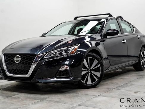 Used 2022 Nissan Altima 2.5 SV image 1