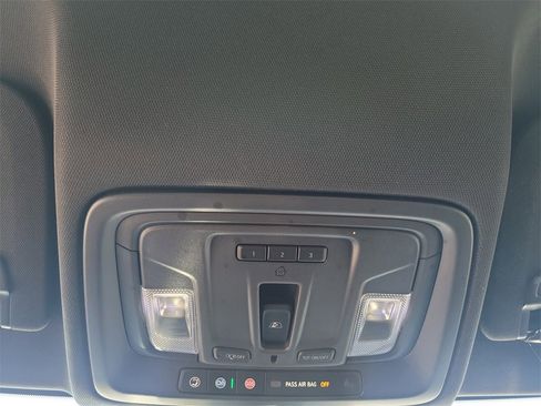 Used 2025 Chevrolet Silverado 1500 ZR2 w/ Technology Package image 18