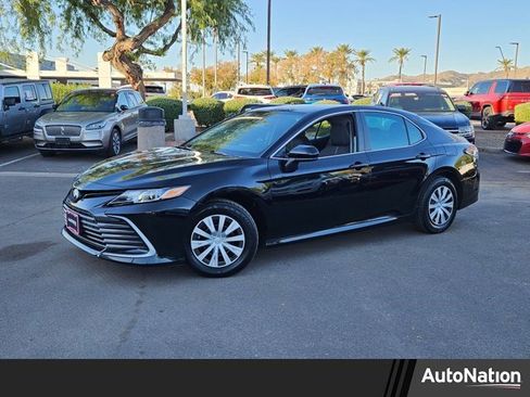 Used 2022 Toyota Camry LE image 1