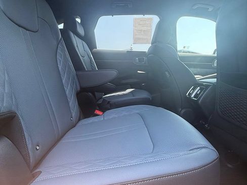 Used 2025 Kia Sorento SX Prestige AWD/4WD image 8