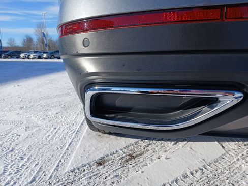 Used 2024 Volkswagen Atlas SE image 32