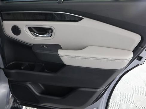 Used 2023 Honda Pilot Elite image 30