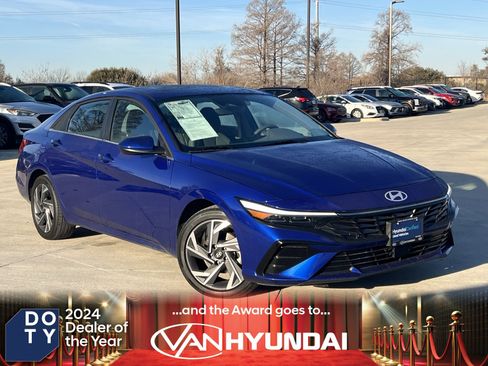 Certified 2025 Hyundai Elantra SEL image 1