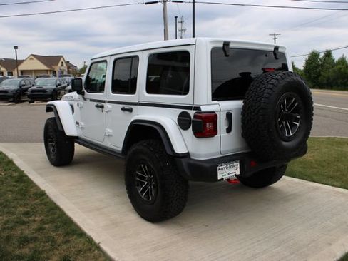 Used 2025 Jeep Wrangler Unlimited Rubicon AWD/4WD image 33
