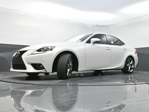 Used 2016 Lexus IS 350 w/ Navigation System Package image 26