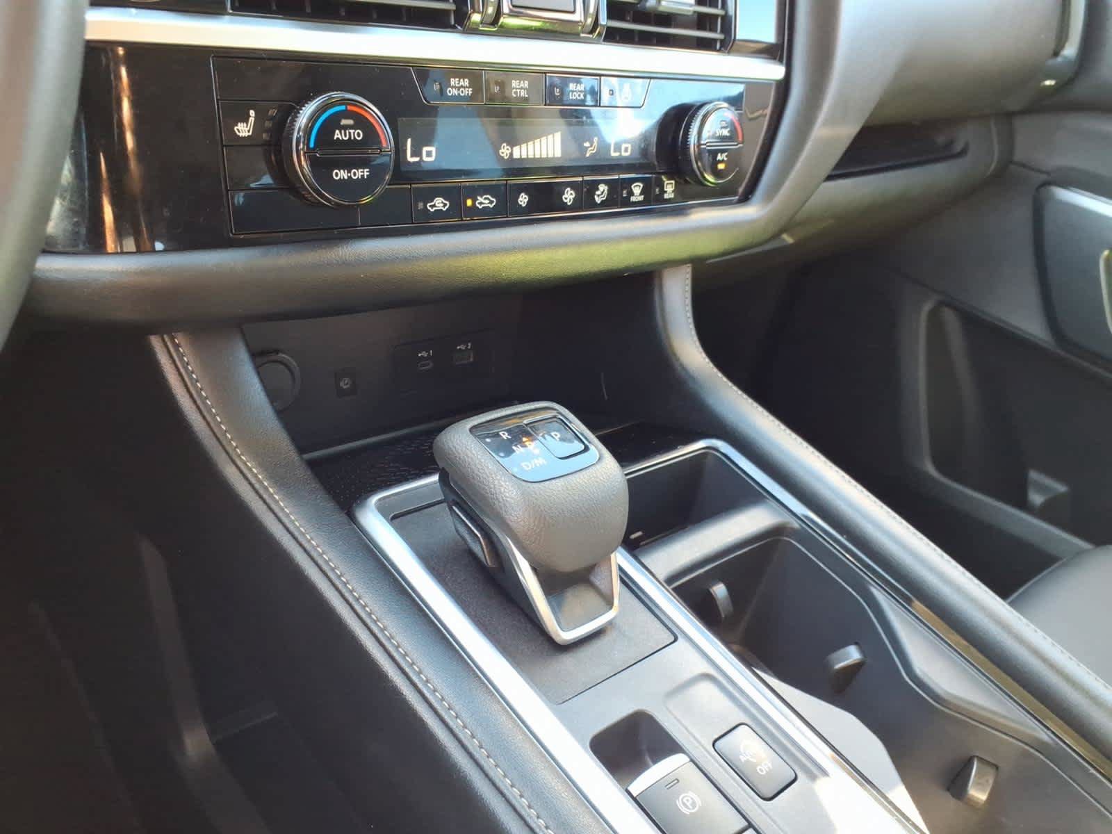 Used 2025 Nissan Pathfinder SL AWD/4WD image 20