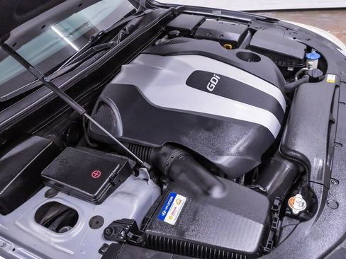 Used 2013 Hyundai Genesis 3.8 w/ Premium Pkg image 26