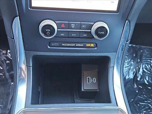 Used 2022 Ford Edge Titanium image 14