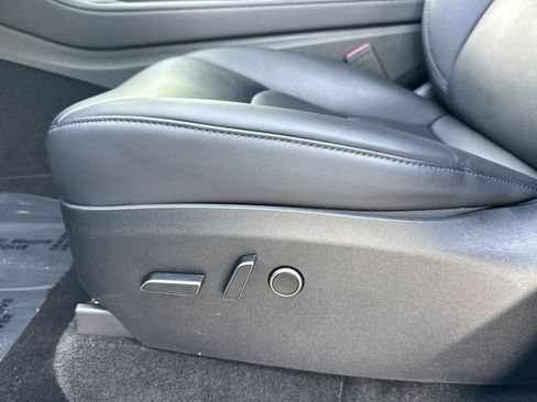 Used 2023 Tesla Model Y Performance image 14