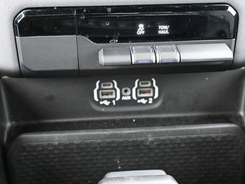 Used 2024 RAM 1500 Laramie RWD image 21