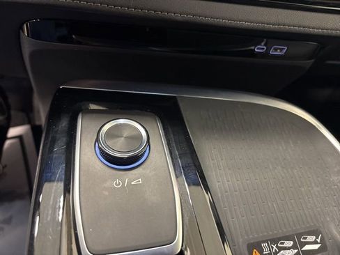 Used 2025 Buick Enclave Preferred image 23