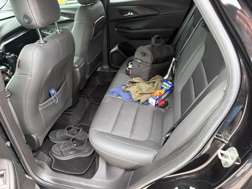 Used 2022 Chevrolet TrailBlazer RS FWD image 9