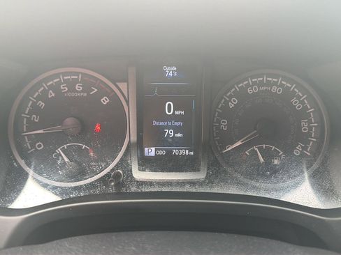 Used 2023 Toyota Tacoma TRD Off-Road AWD/4WD image 18