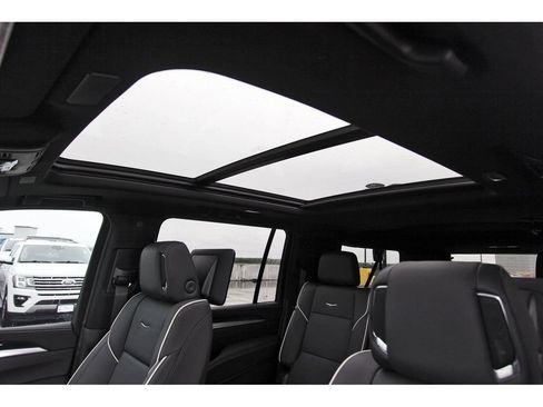 New 2026 Cadillac Escalade ESV Sport w/ Touring Package AWD/4WD image 24
