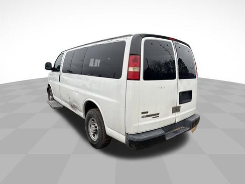 Used 2011 Chevrolet Express 2500 LS image 7
